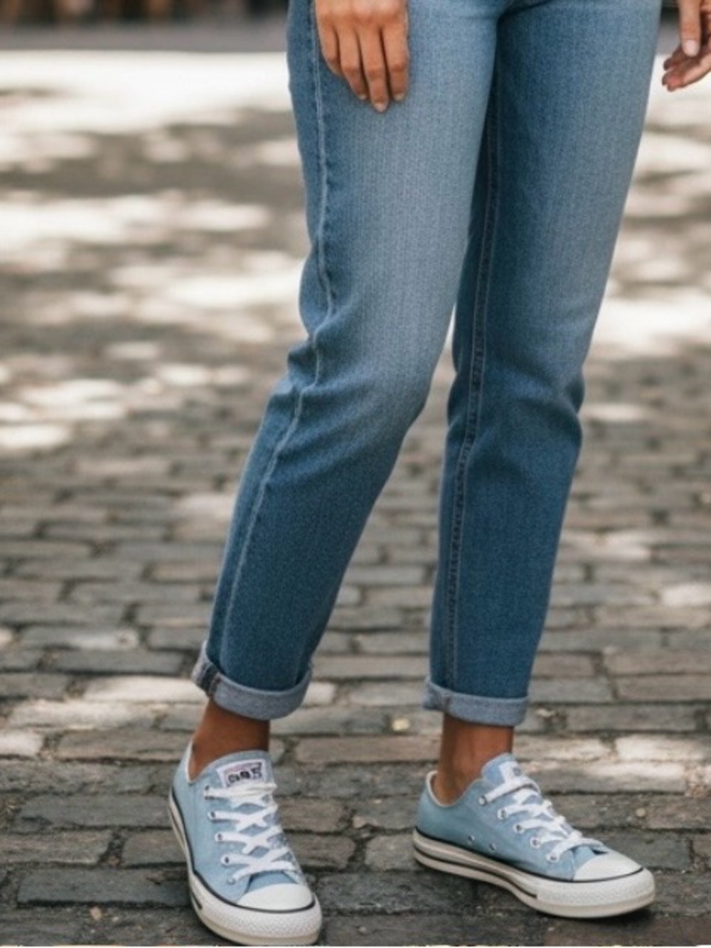 Converse Light Blue Low Top Women’s Sneakers Size 6